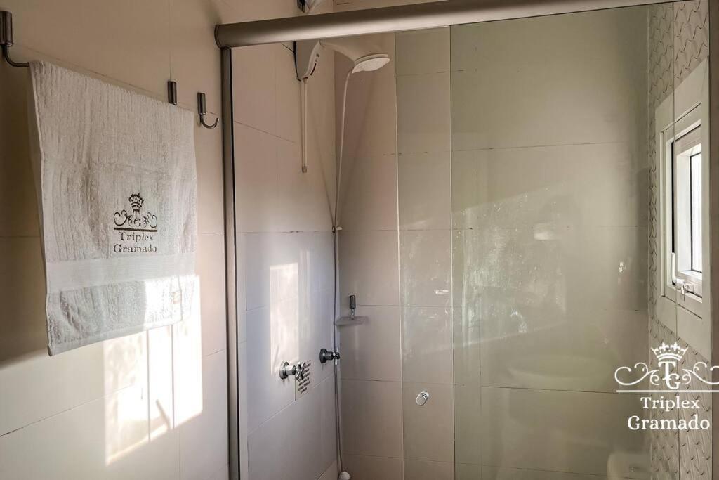 Casa Triplex Com 03 Suites, Cond No Centro * Gramado
