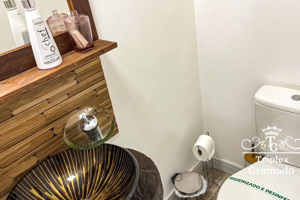Casa Triplex Com 03 Suites, Cond No Centro * Gramado