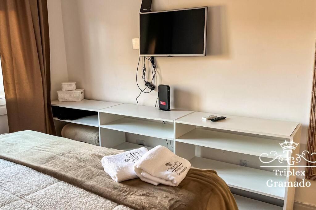 Casa Triplex Com 03 Suites, Cond No Centro Gramado