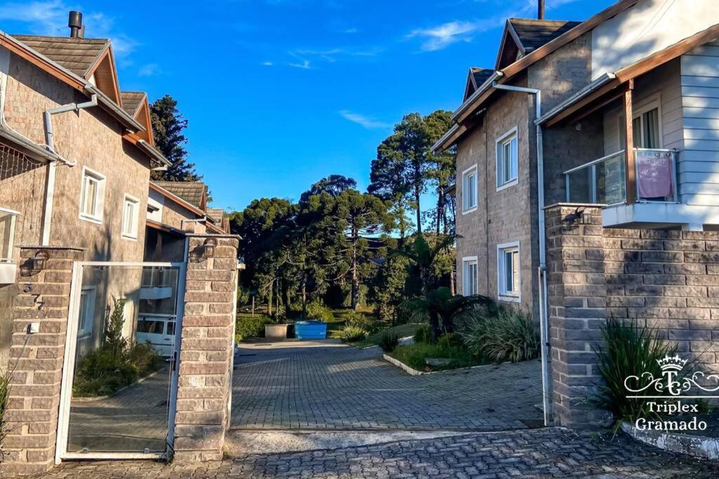 Casa Triplex Com 03 Suites, Cond No Centro * Gramado